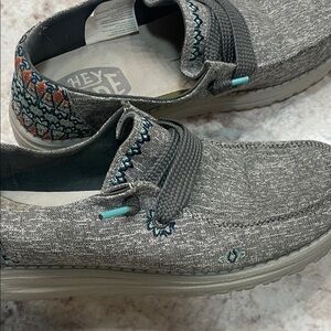 Hey Dude Wendy flora